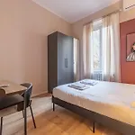 5\' From Central Station, With 2 Bedrooms