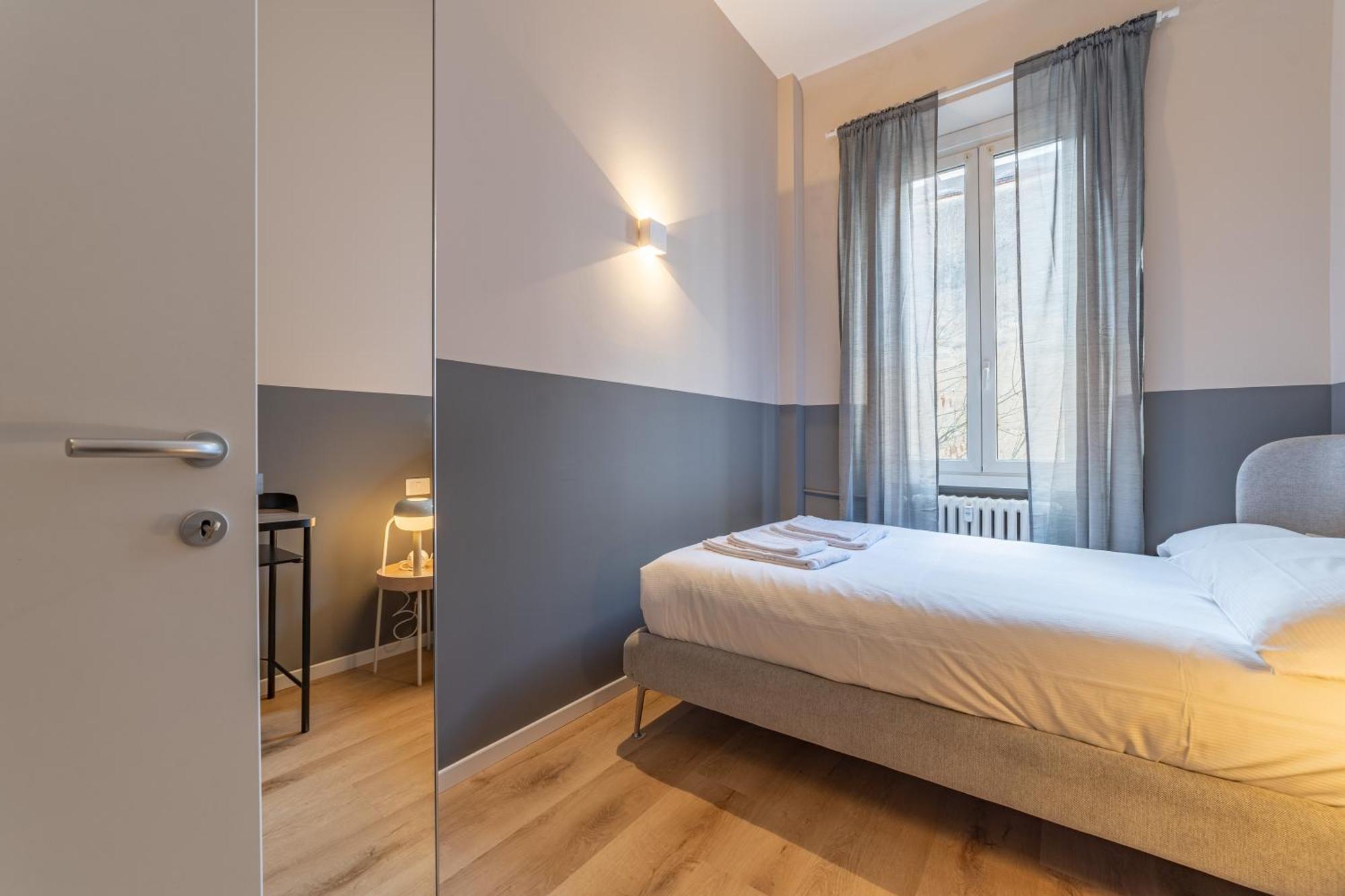 5' From Station, With 2 Bedrooms * Mailand