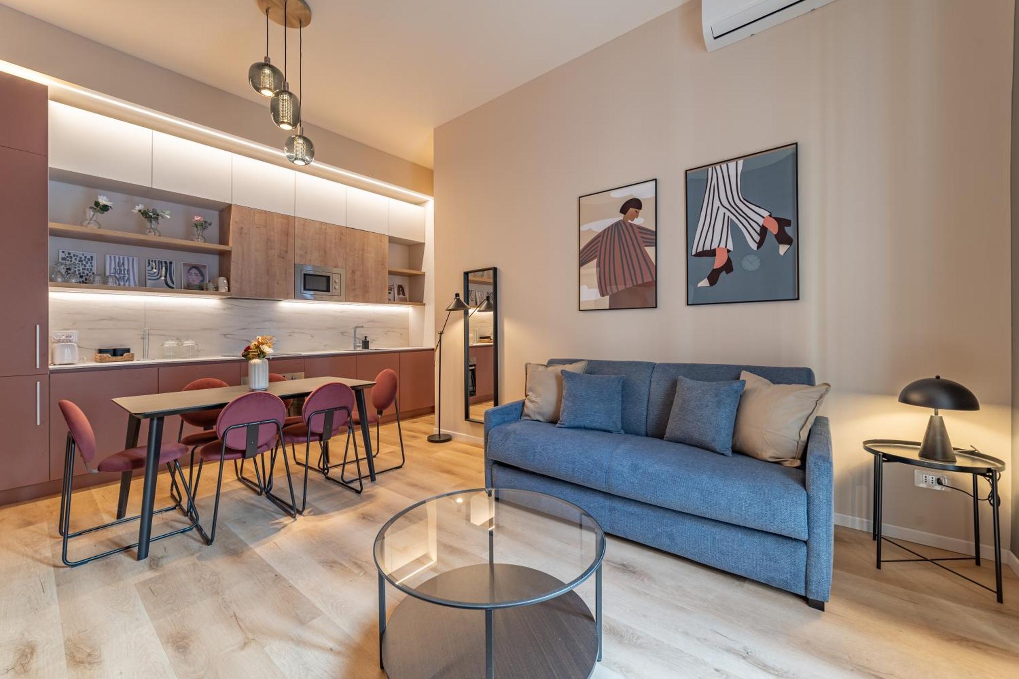 5' From Station, With 2 Bedrooms * Mailand
