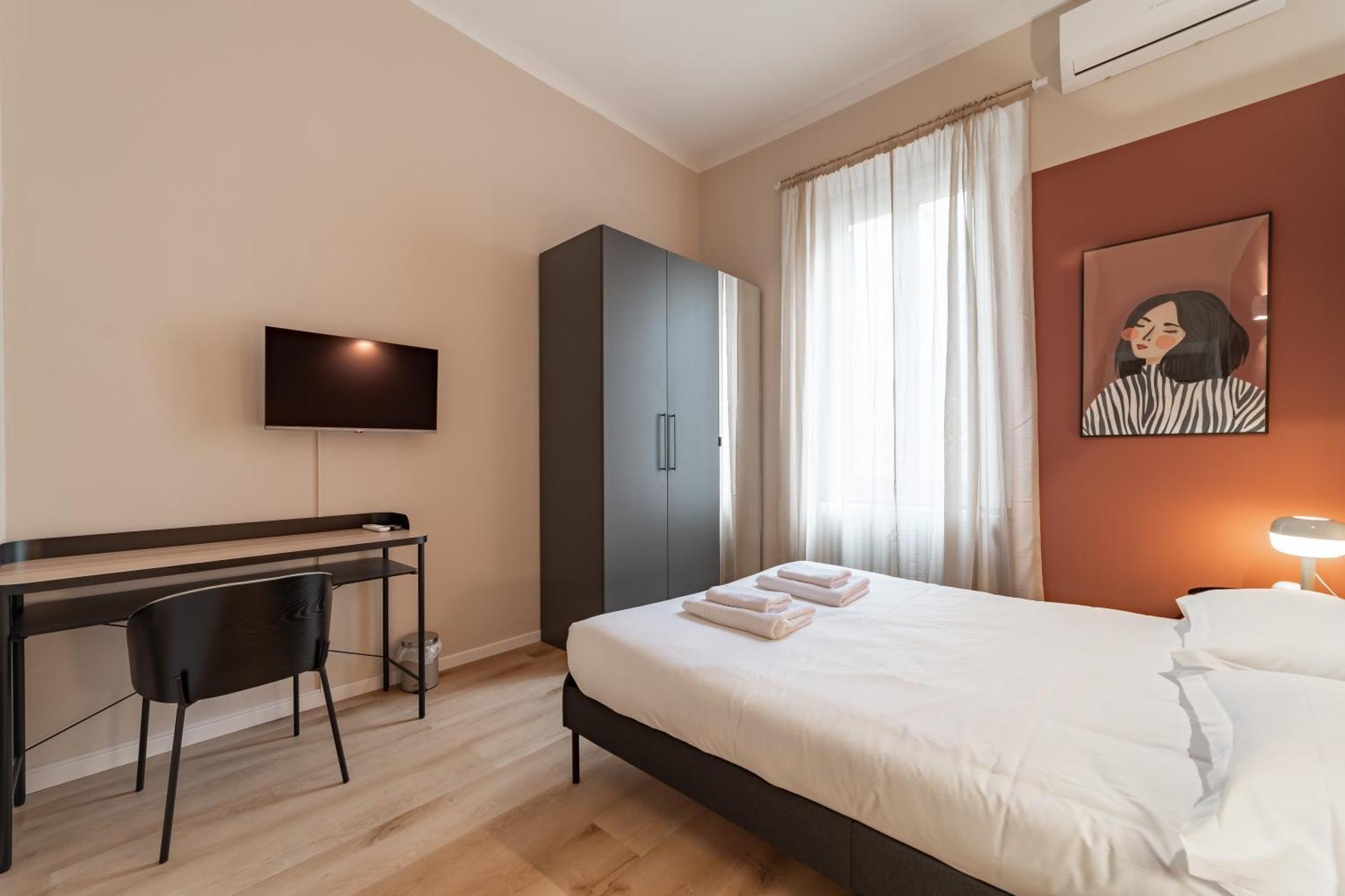 5' From Station, With 2 Bedrooms * Mailand